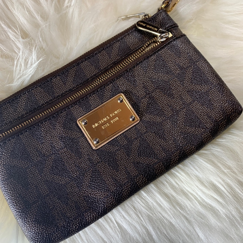 Michael Kors Jet Set Travel Large Logo Wristlet